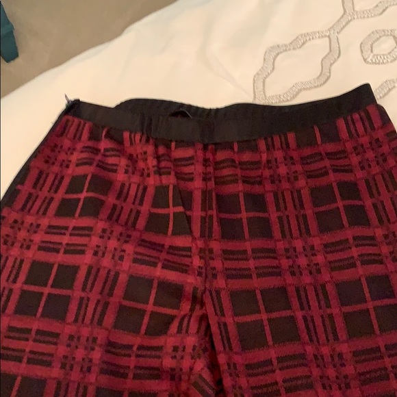 Romeo and Juliet Couture red/black plaid leggings - Picture 2 of 6